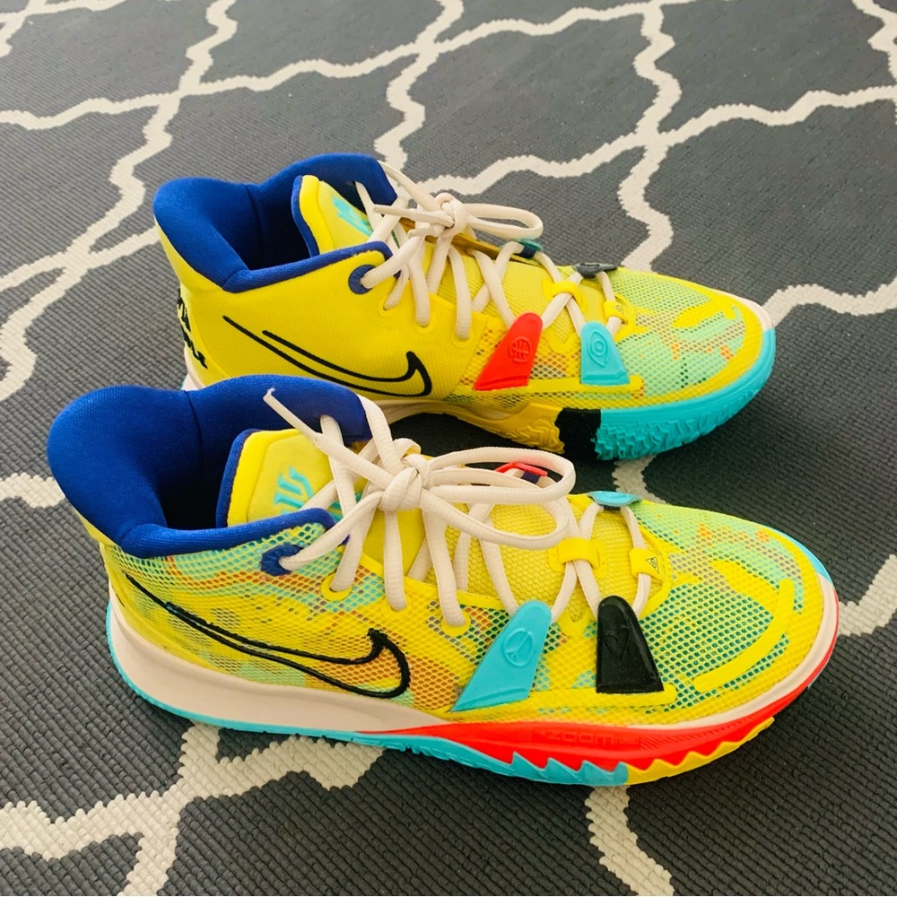 Kyrie Shoes - Picture 4 of 4